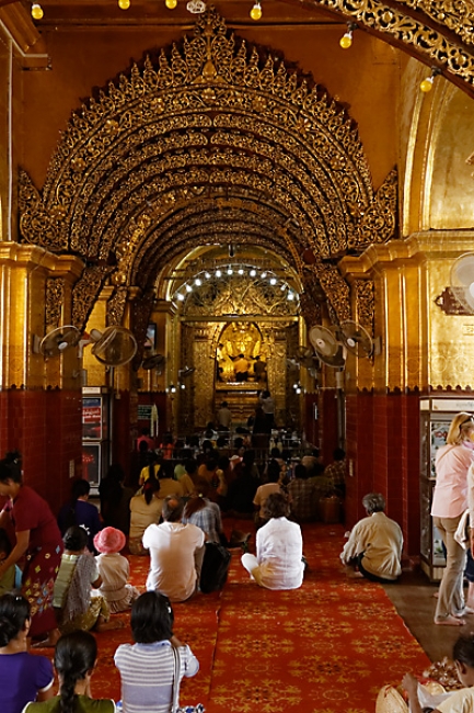 Mandalay-Bouddha Mahamuni-073